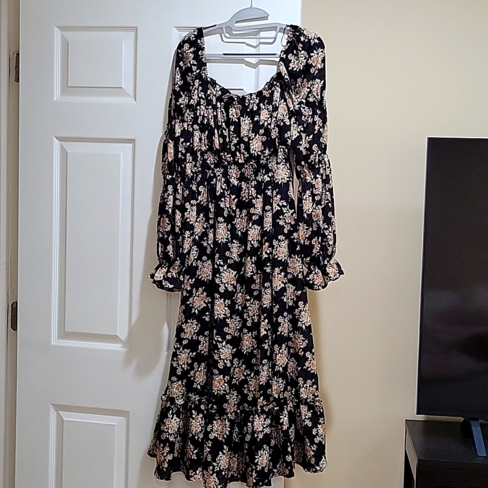 ASTR The Label, floral cinched long sleeve midi peasant dress